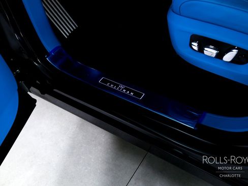 New 2026 Rolls-Royce Cullinan Black Badge image 17