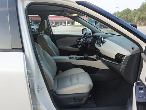 Used 2023 Nissan Rogue SL FWD image 15