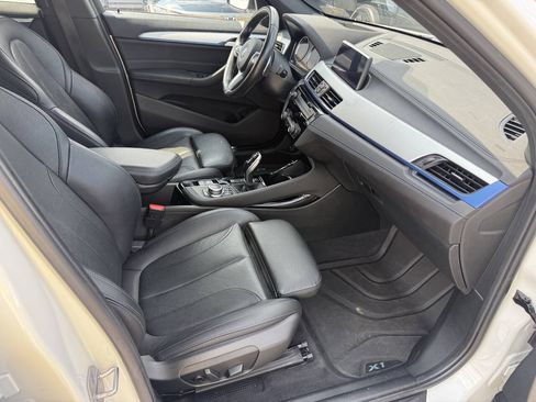 Used 2020 BMW X1 xDrive28i AWD/4WD image 9