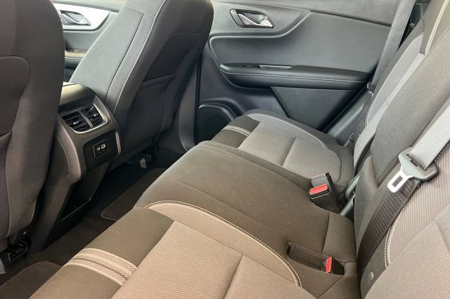 Used 2025 Chevrolet Blazer LT AWD/4WD image 14