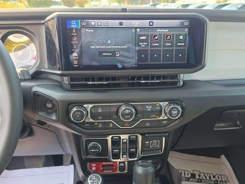 Used 2026 Jeep Gladiator Sport AWD/4WD image 22