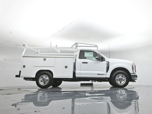 New 2025 Ford F350 XL w/ XL Chrome Package RWD image 51