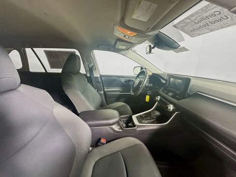 Certified 2021 Toyota RAV4 LE image 27