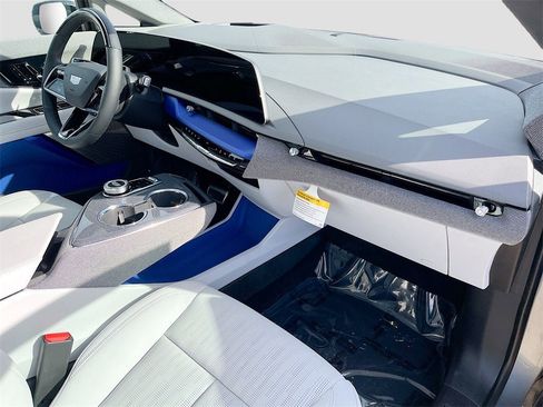 New 2025 Cadillac Optiq Sport 2 w/ LPO, Floor Liner Package image 30