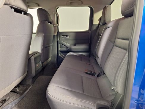 Used 2024 Nissan Frontier SV w/ Technology Package RWD image 10