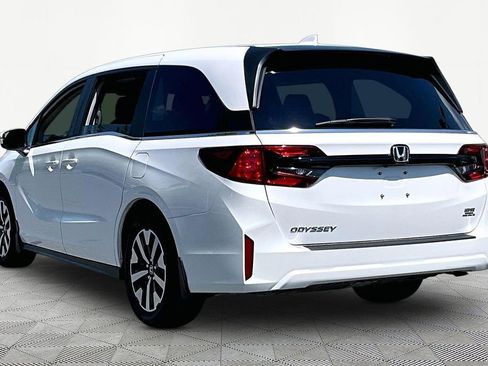 Certified 2026 Honda Odyssey EX-L image 4
