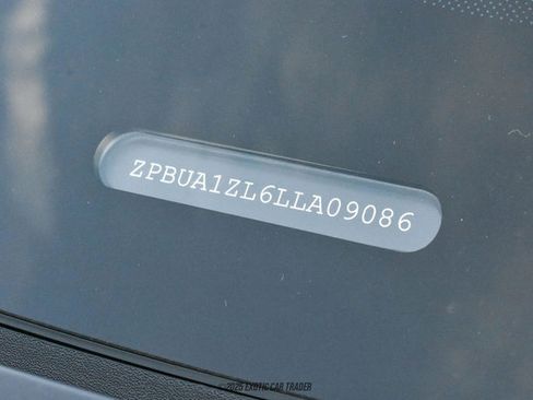 Used 2020 Lamborghini Urus image 45