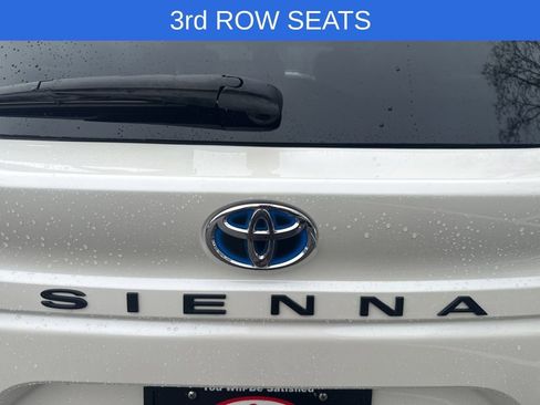 Used 2021 Toyota Sienna XLE image 12