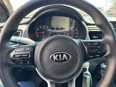 Used 2019 Kia Rio S image 17