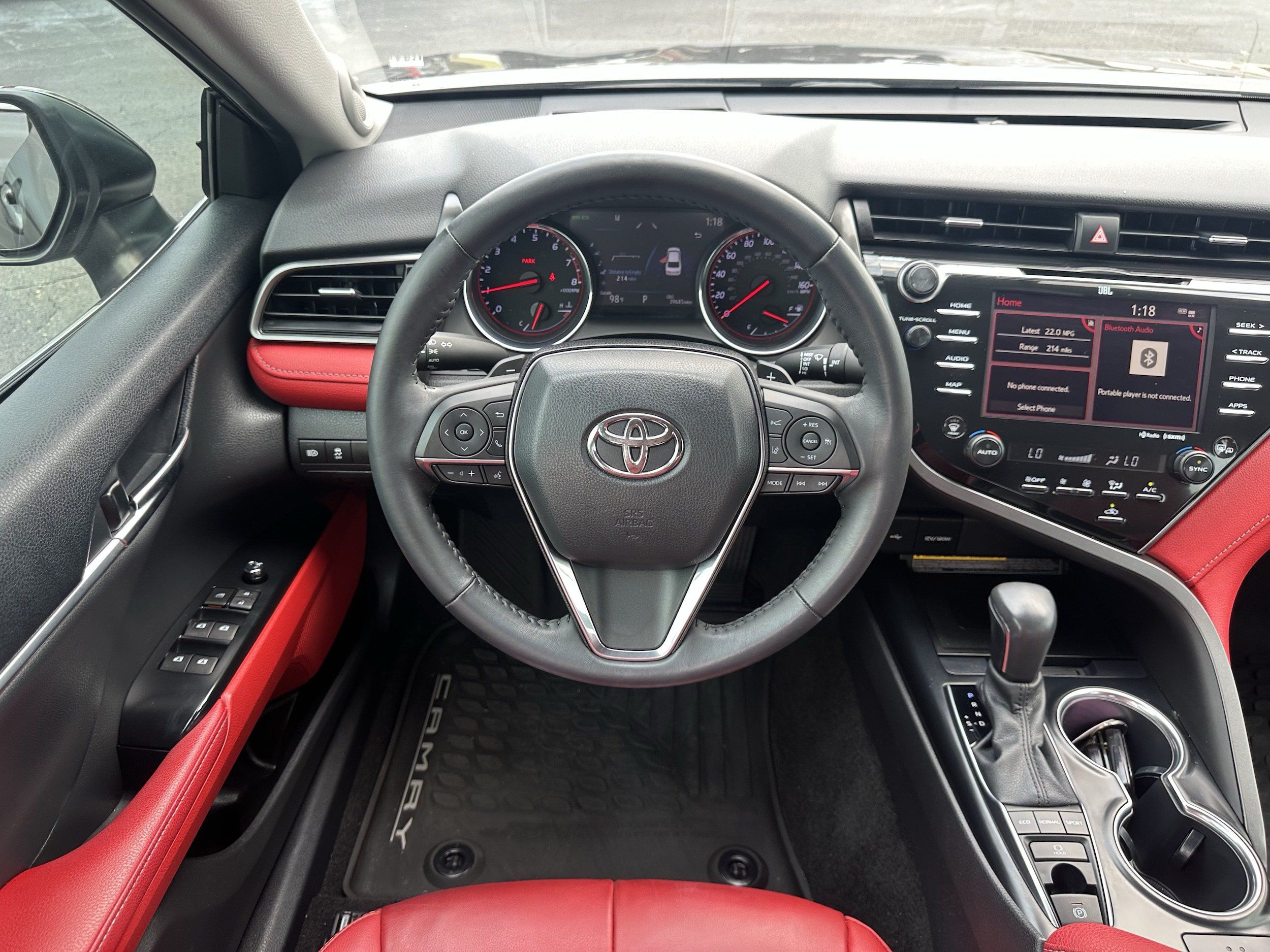 Used 2020 Toyota Camry XSE FWD image 15