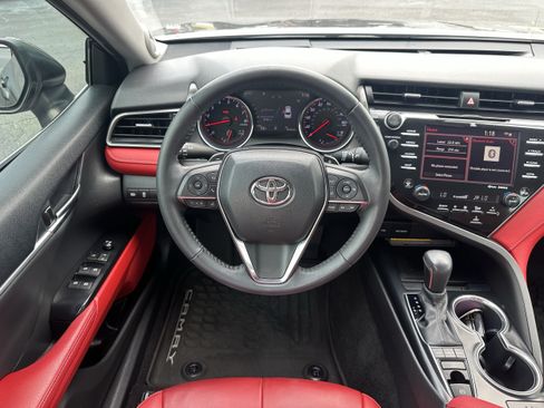 Used 2020 Toyota Camry XSE FWD image 15