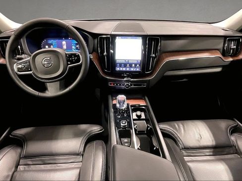Certified 2023 Volvo XC60 B5 Ultimate w/ Climate Package AWD/4WD image 8