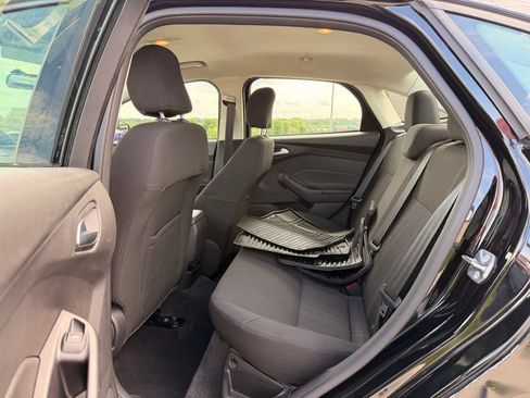 Used 2017 Ford Focus SE w/ Cold Weather Package FWD image 26