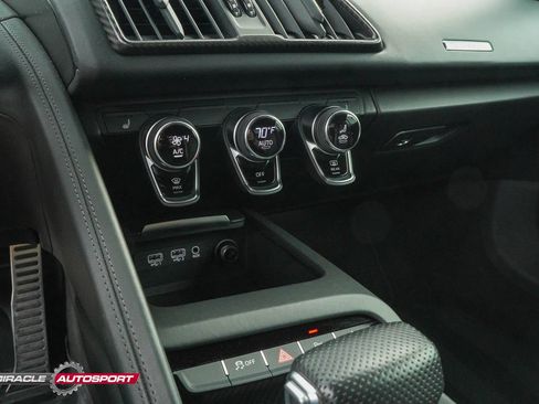 Used 2017 Audi R8 V10 w/ Carbon Exterior Package AWD/4WD image 39
