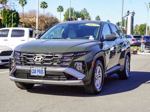 Used 2025 Hyundai Tucson SE image 4