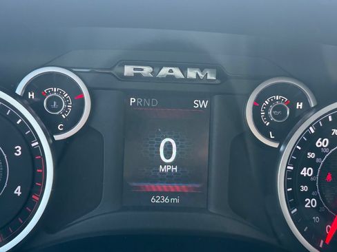 New 2026 RAM 2500 Big Horn AWD/4WD image 16
