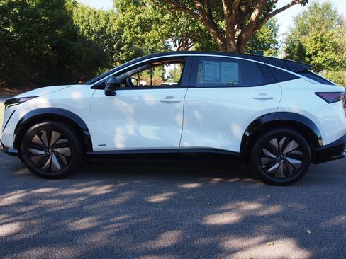 Used 2023 Nissan Ariya FWD image 4