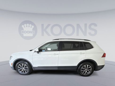 Used 2019 Volkswagen Tiguan SE w/ Panoramic Sunroof Package AWD/4WD image 2