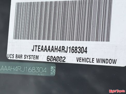 Certified 2024 Toyota Venza Limited AWD/4WD image 33