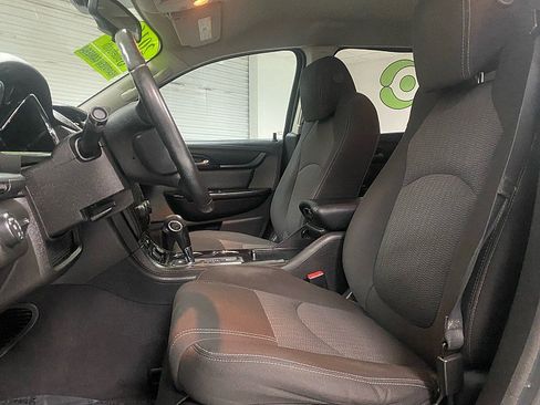 Used 2016 Chevrolet Traverse LT w/ Style and Technology Package image 11