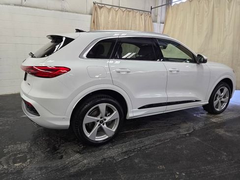 Certified 2025 Audi Q5 Premium Plus w/ Premium Plus AWD/4WD image 7