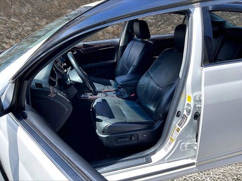 Used 2011 Toyota Avalon FWD image 22