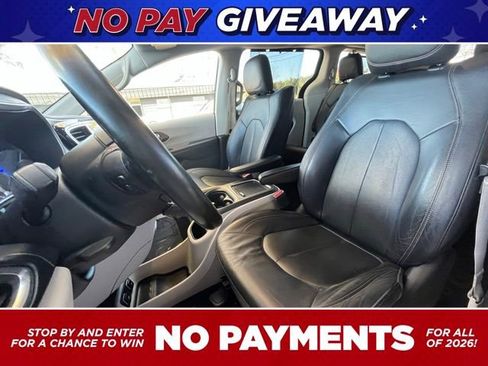 Used 2019 Chrysler Pacifica Touring-L Plus w/ Tire & Wheel Group image 19