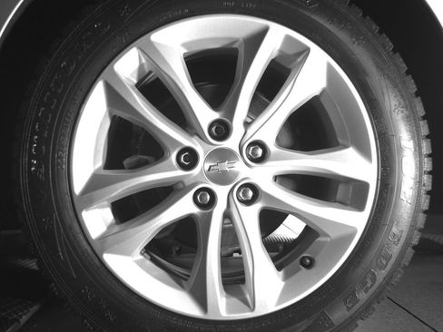 Used 2017 Chevrolet Malibu LT FWD image 11
