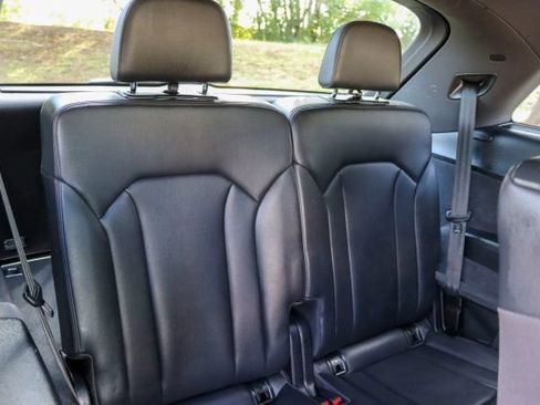 Used 2018 Audi Q7 3.0T Prestige w/ Prestige Package image 34