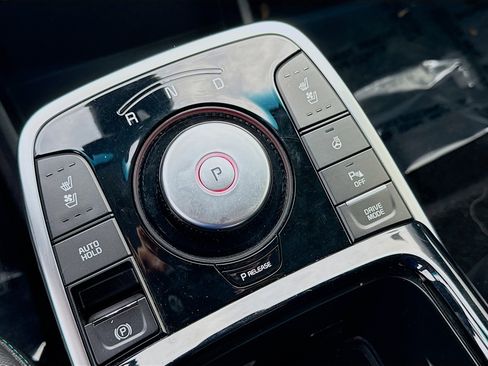 Used 2022 Kia Niro EX Premium w/ Cold Weather Package image 14