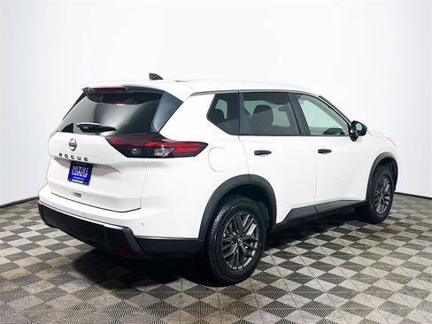 Used 2024 Nissan Rogue S image 8