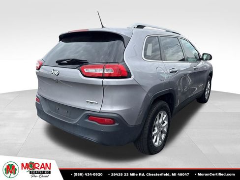 Used 2018 Jeep Cherokee Latitude w/ Safety Group AWD/4WD image 3