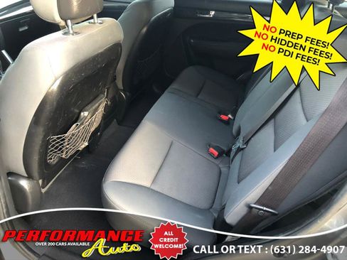 Used 2012 Kia Sorento LX w/ Convenience Pkg image 21