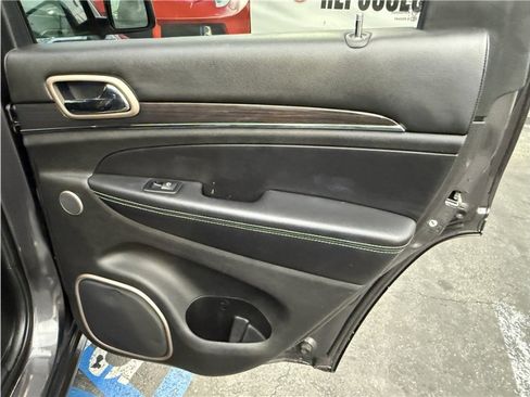 Used 2017 Jeep Grand Cherokee Overland w/ Jeep Active Safety Group image 26