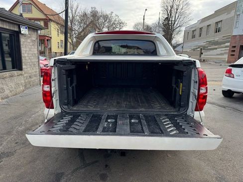 Used 2013 Chevrolet Avalanche LTZ image 29