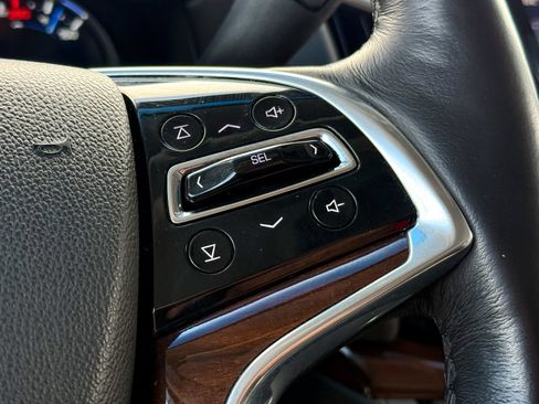 Used 2019 Cadillac Escalade Luxury AWD/4WD image 26