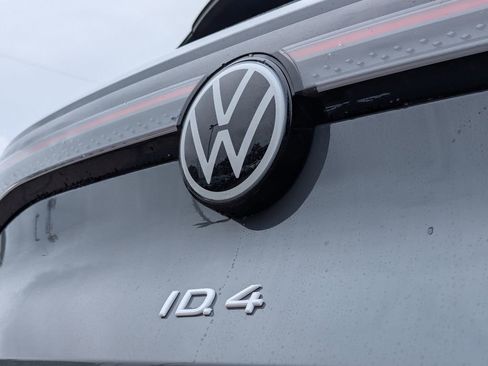 Used 2023 Volkswagen ID.4 Pro S Plus AWD/4WD image 31
