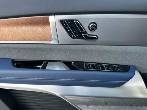 New 2026 Cadillac Vistiq Premium Luxury w/ LPO, Floor Liner Package image 11