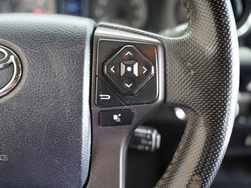 Used 2017 Toyota Tacoma TRD Sport w/ Tow Package (A/T) AWD/4WD image 16