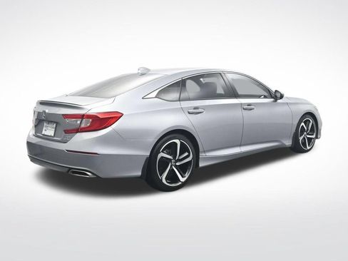 Used 2018 Honda Accord Sport image 6