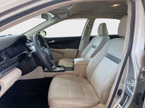 Used 2014 Toyota Camry LE FWD image 8