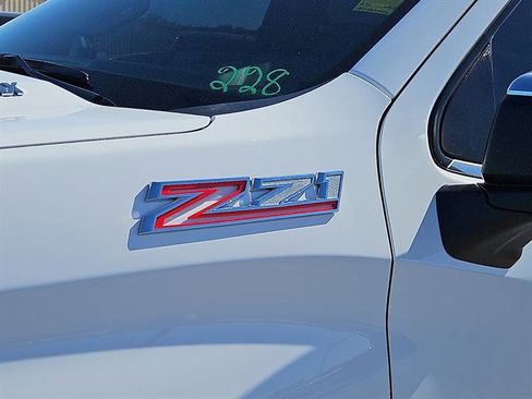 Used 2022 Chevrolet Silverado 1500 LTZ w/ Technology Package image 9