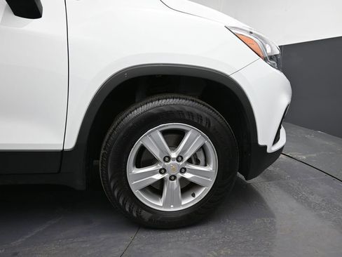 Certified 2022 Chevrolet Trax LT w/ LT Convenience Package image 17