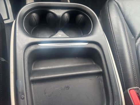 Used 2018 Chrysler Pacifica Touring-L image 33