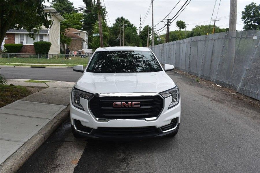 Used 2026 GMC Terrain Elevation FWD image 3