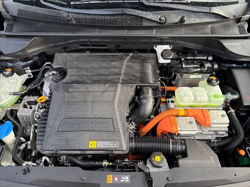 Used 2018 Kia Niro EX Premium image 30