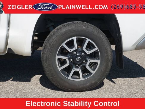 Used 2015 Toyota Tundra SR5 w/ TRD Off Road Package AWD/4WD image 7