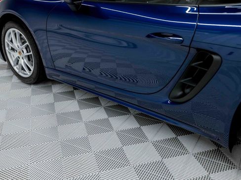 Used 2023 Porsche 718 Cayman image 31