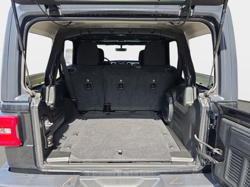 Used 2021 Jeep Wrangler Unlimited Sport AWD/4WD image 10