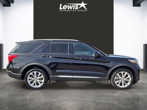 Used 2024 Ford Explorer Platinum w/ Technology Package AWD/4WD image 5